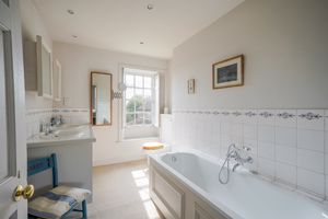 En Suite- click for photo gallery